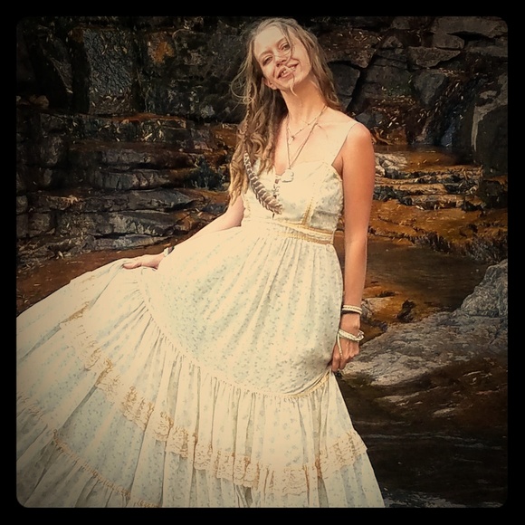 Meet your Posher, Sarah - Picture 1 of 1